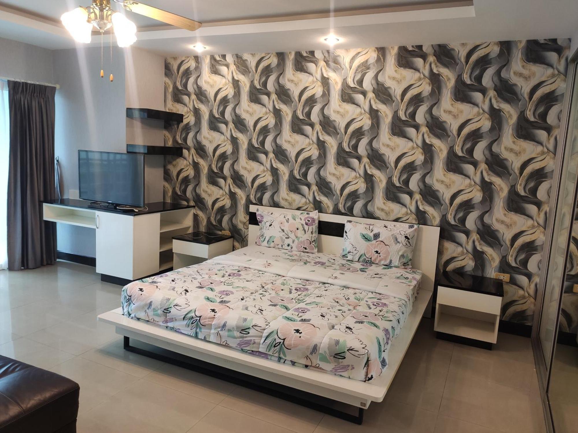 View Talay 6 Pattaya Beach By Anatolia Condo Suite Exterior photo