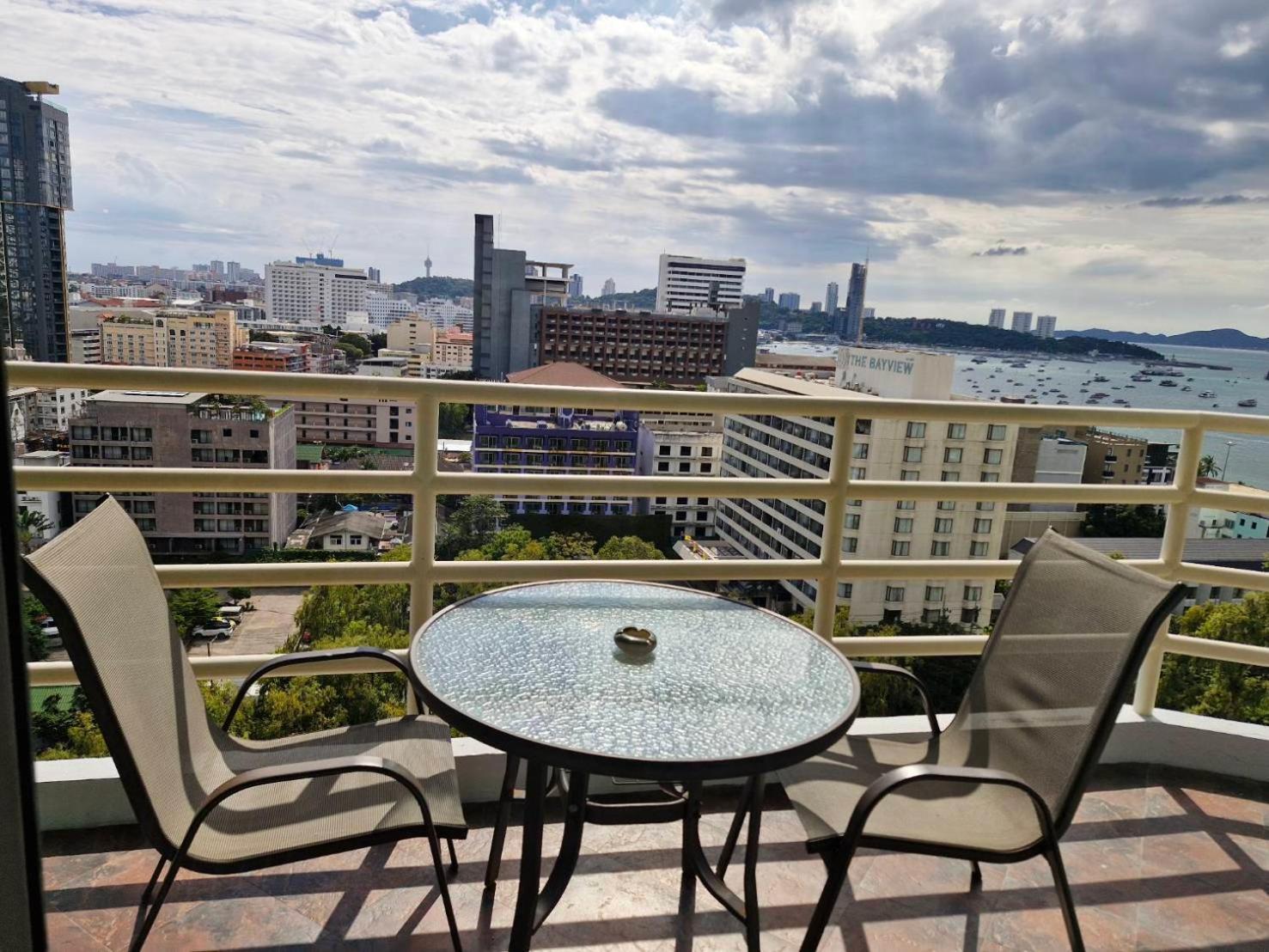 View Talay 6 Pattaya Beach By Anatolia Condo Suite Exterior photo