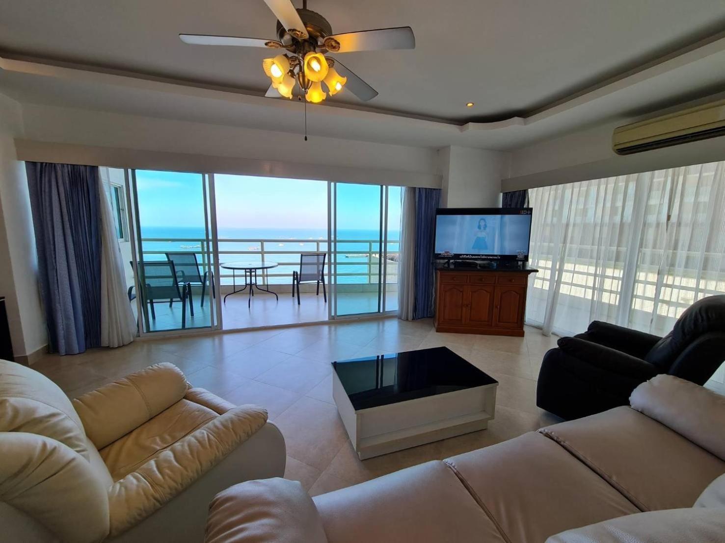 View Talay 6 Pattaya Beach By Anatolia Condo Suite Exterior photo