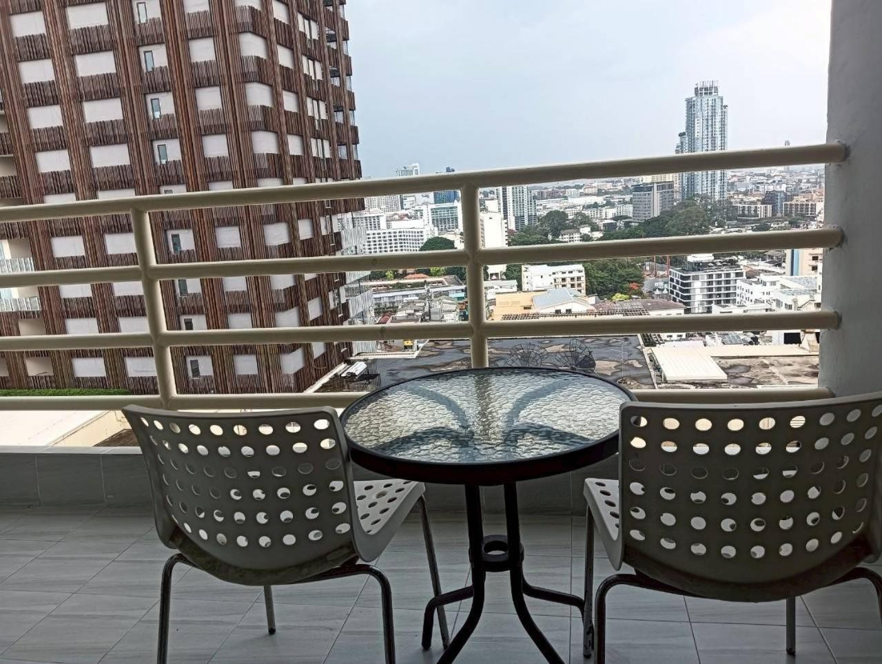 View Talay 6 Pattaya Beach By Anatolia Condo Suite Exterior photo