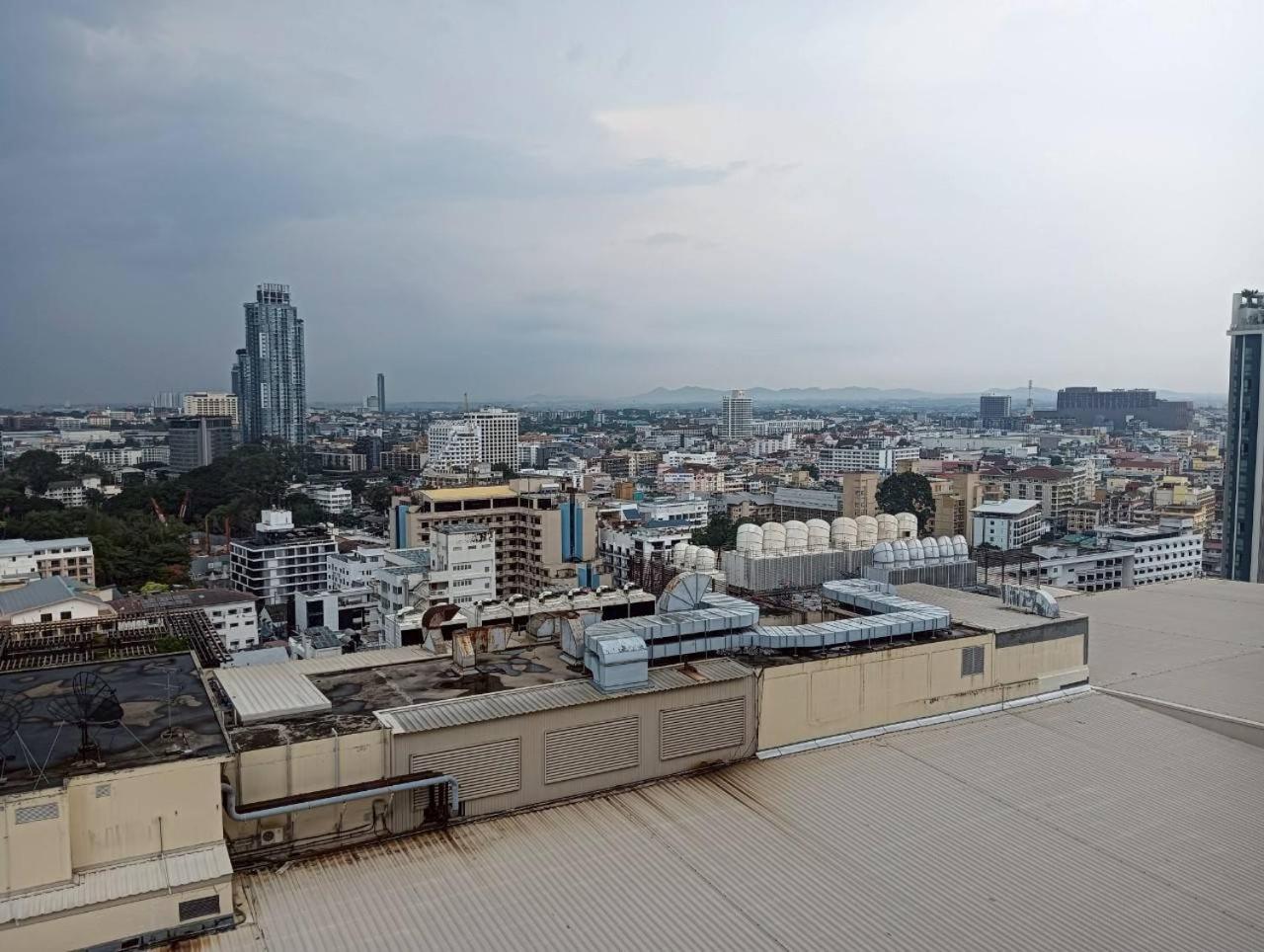 View Talay 6 Pattaya Beach By Anatolia Condo Suite Exterior photo